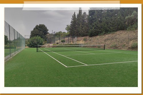 Pista de tenis y de pádel